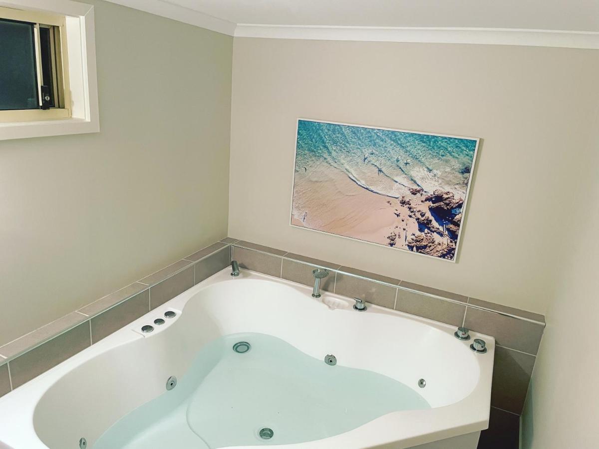 Churchill'S B&B Twin Spa Getaway Studio Swansea Esterno foto