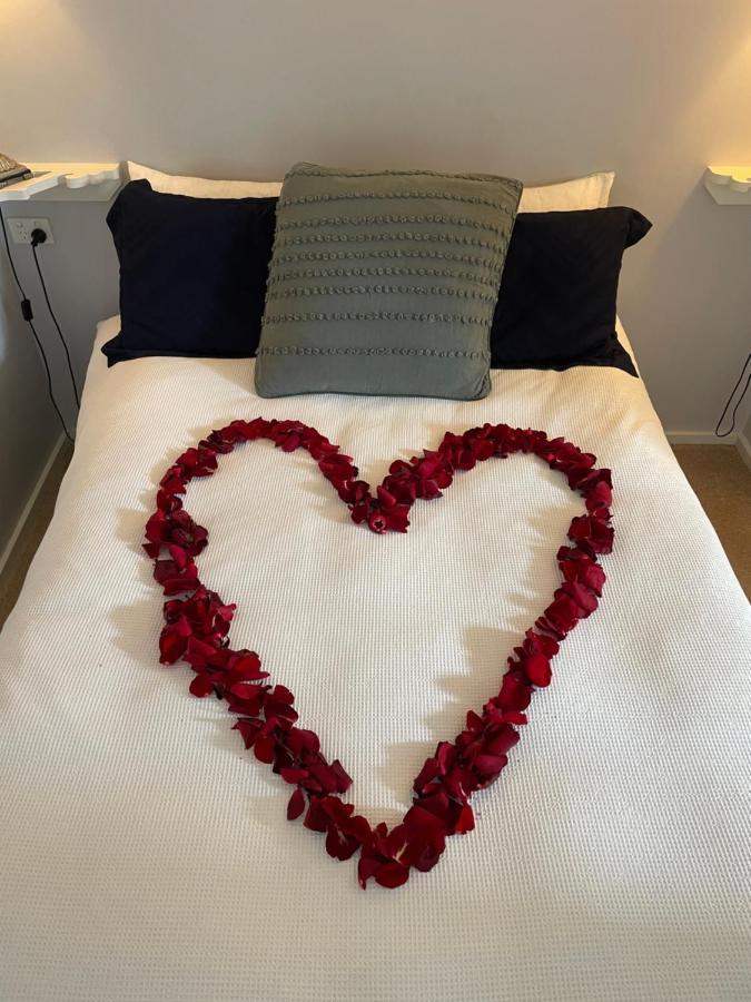 Churchill'S B&B Twin Spa Getaway Studio Swansea Esterno foto