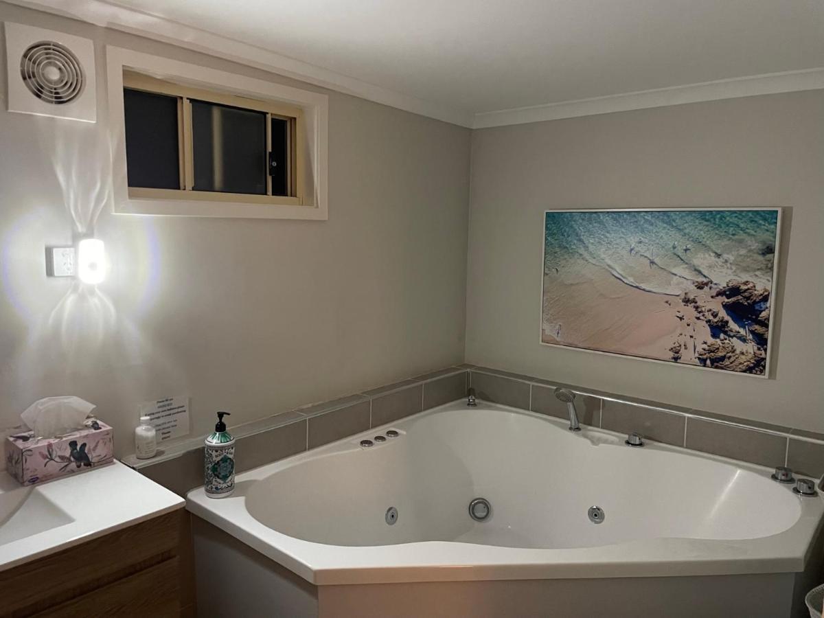 Churchill'S B&B Twin Spa Getaway Studio Swansea Esterno foto