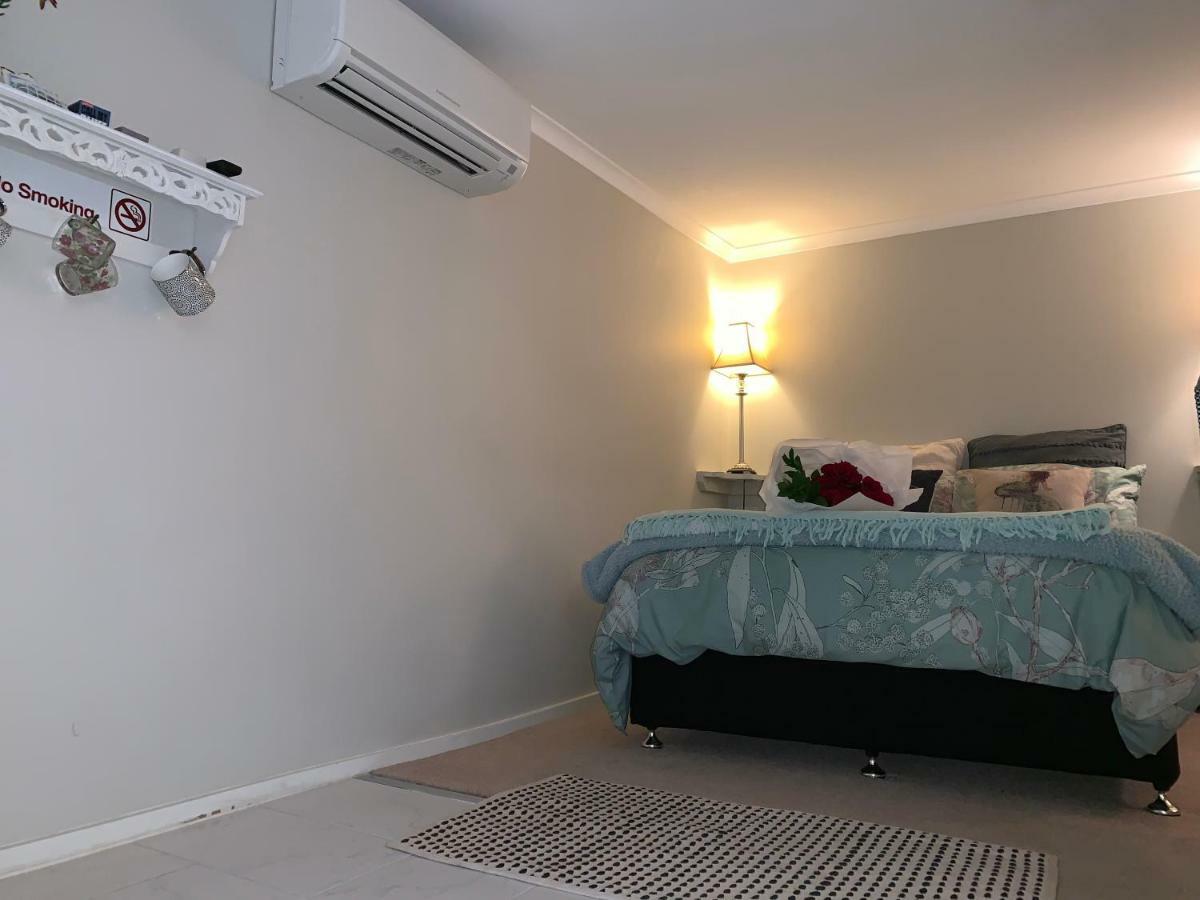 Churchill'S B&B Twin Spa Getaway Studio Swansea Esterno foto